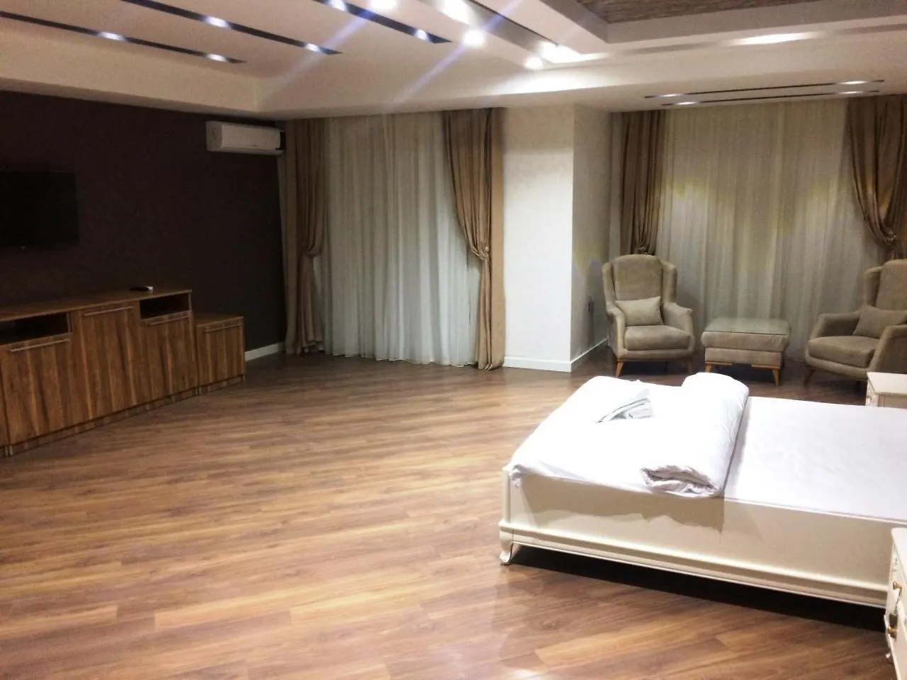 Park Azure Apartment Deluxe 2 Bedroom Baku 0*,